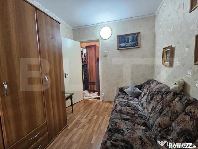 Apartament cu 3 camere semidecomandat în Alexandru cel Bun