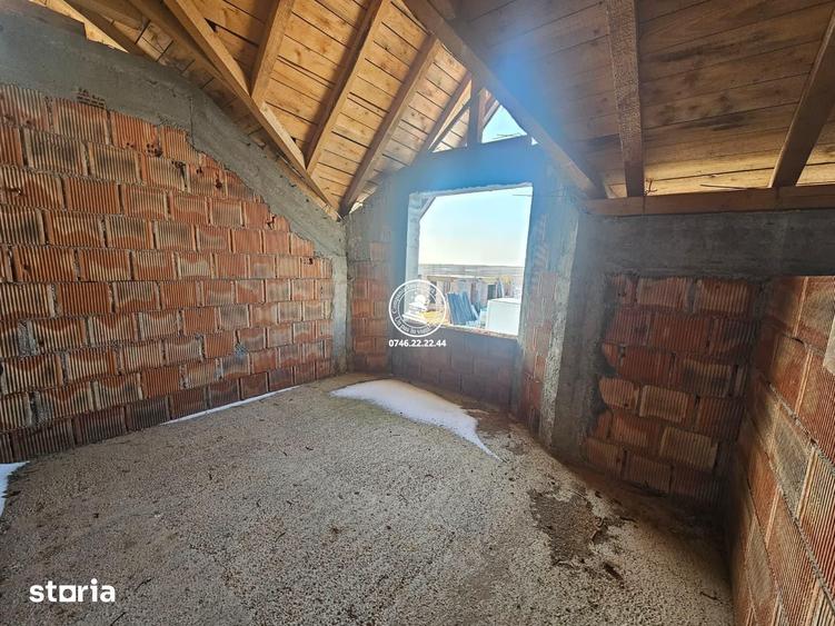 Casă cu 5 camere cu Teren 510 Mp în Rediu