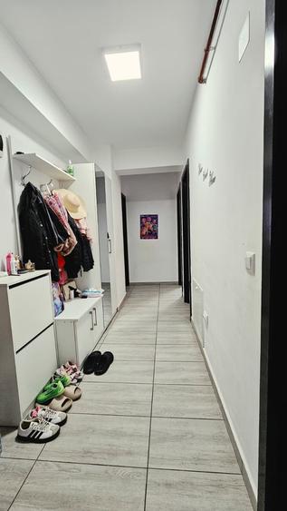 Apartament cu 3 camere decomandat în Nicolina
