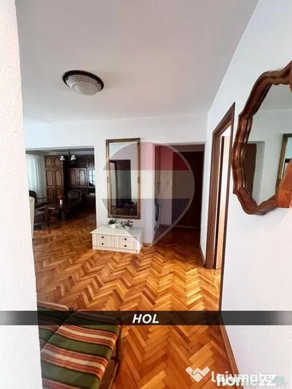 Apartament cu 4 camere decomandat, mobilat în Traian