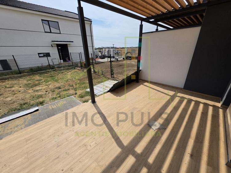 Duplex cu 5 camere cu Canalizare în Moșnița Veche