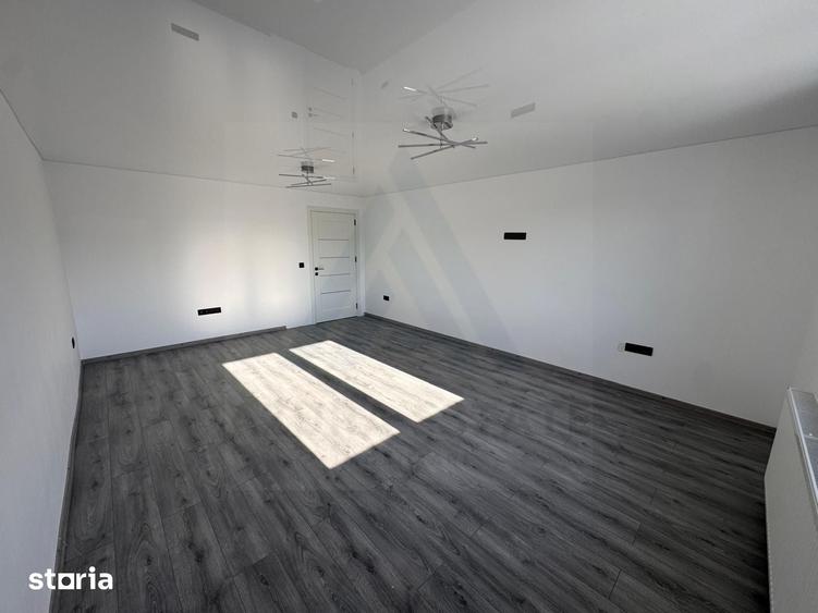 Casă cu 5 camere cu Teren 200 Mp în Șeica Mică