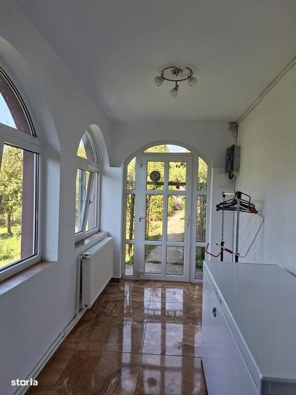 Casă cu 4 camere cu Teren 2600 Mp în Central