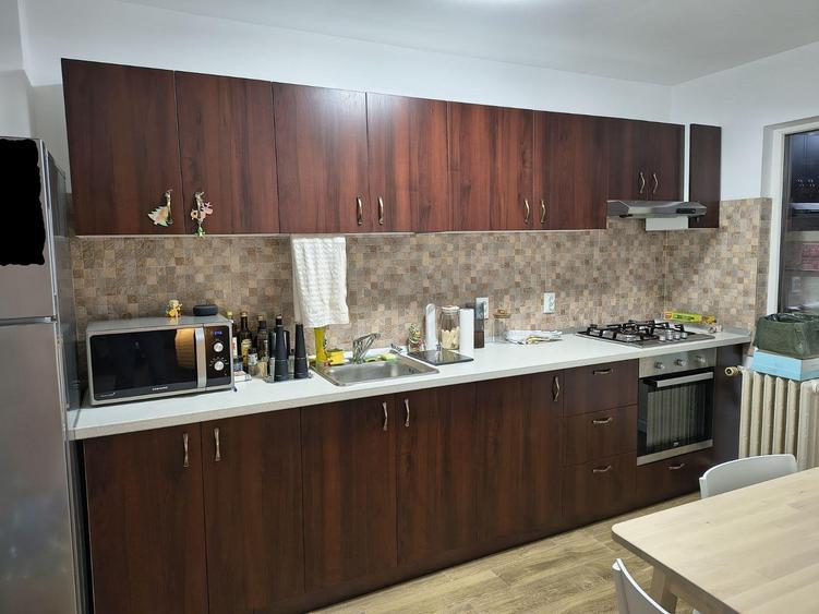 Apartament cu 4 camere decomandat în Pantelimon