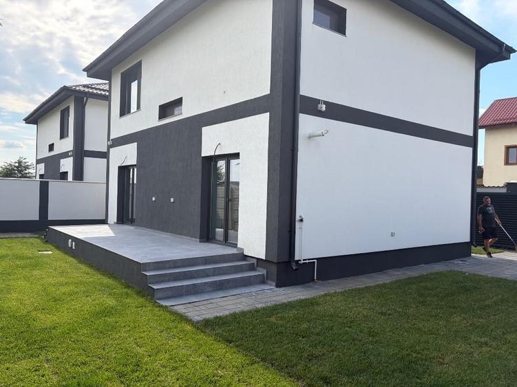 Casă individuală cu 3 camere cu Teren 300 Mp în Central