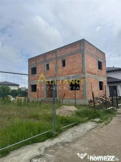 Casă cu 4 camere cu Teren 380 Mp în Central