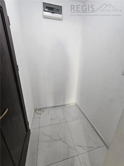 Spațiu comercial, de 32 mp, în Tractorul