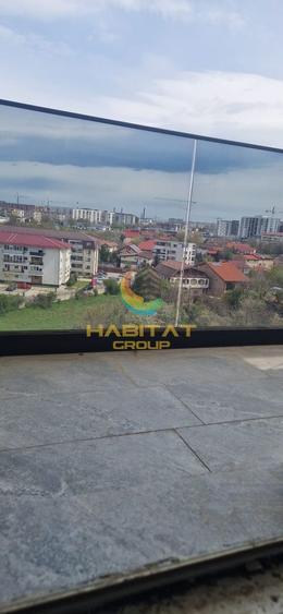 Apartament cu 3 camere semidecomandat în Berceni