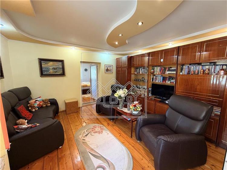 Duplex cu 6 camere cu Canalizare în Terezian