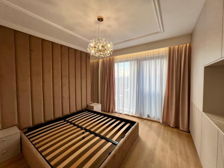 Apartament cu 3 camere decomandat, mobilat în Între Lacuri