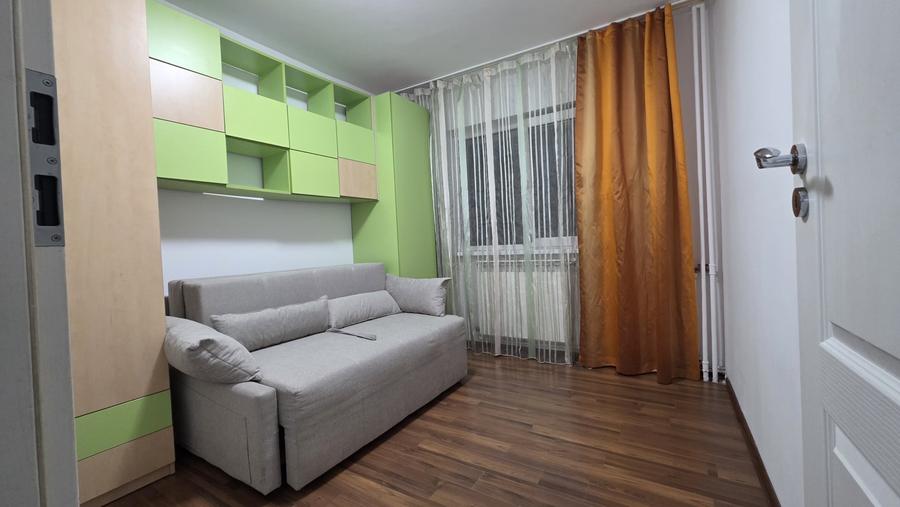 Apartament cu 3 camere decomandat, mobilat în Aviației