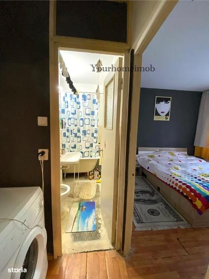 Apartament cu 2 camere semidecomandat în Craiovița Nouă