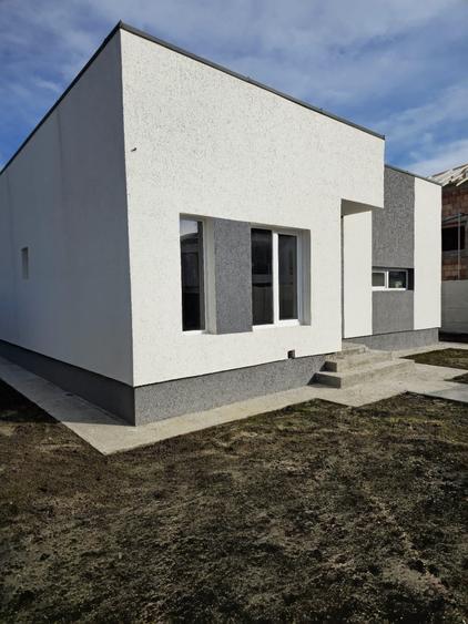 Casă individuală cu 3 camere cu Teren 320 Mp în Berceni