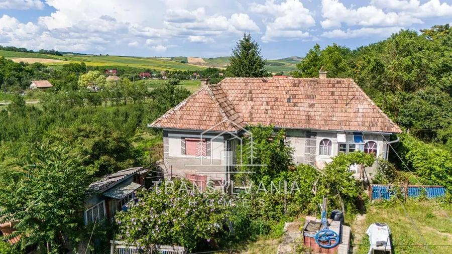Casă cu 4 camere în Sâmboleni