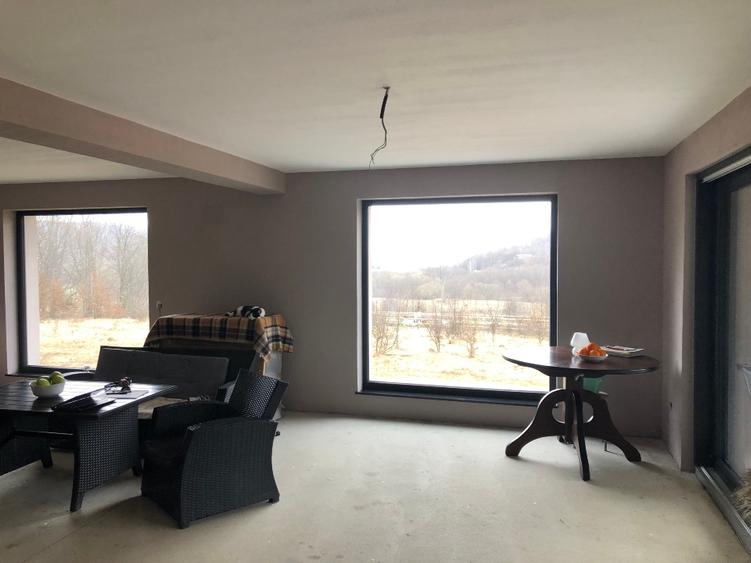 Casă individuală cu 4 camere cu Teren 4150 Mp în Cheile Râșnoavei