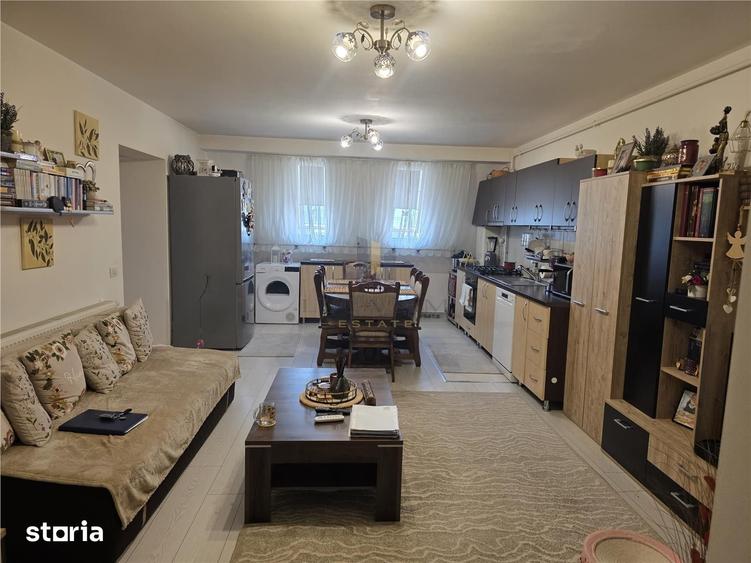 Apartament cu 3 camere în Ghiroda