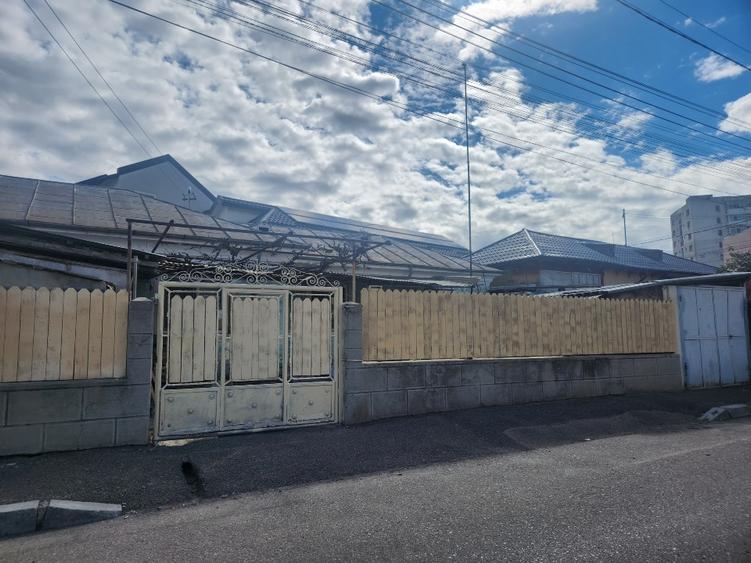 Casă individuală cu 5 camere cu Teren 200 Mp în Micro 5