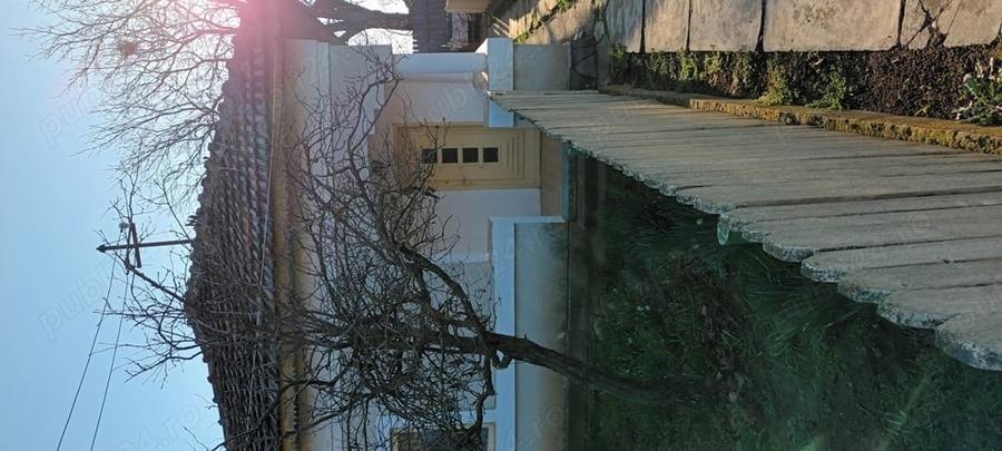 Casă cu 4 camere cu Teren 1184 Mp în Central