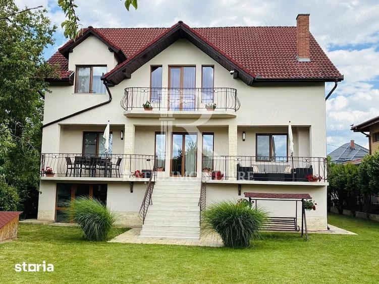 Casă cu 5 camere cu Teren 1100 Mp în Central