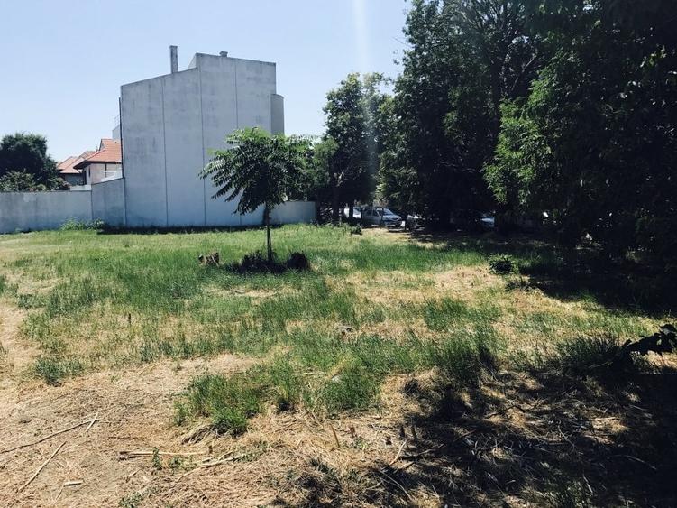 Teren Construcții intravilan de 2753 mp, în Central
