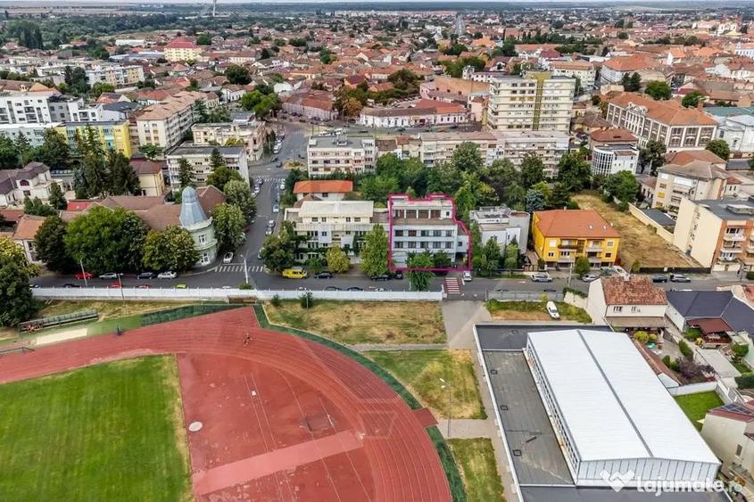 Spațiu comercial, de 1,022 mp, în Central