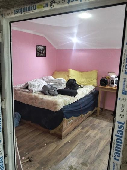 Casă cu 4 camere în Rădăuți-Prut