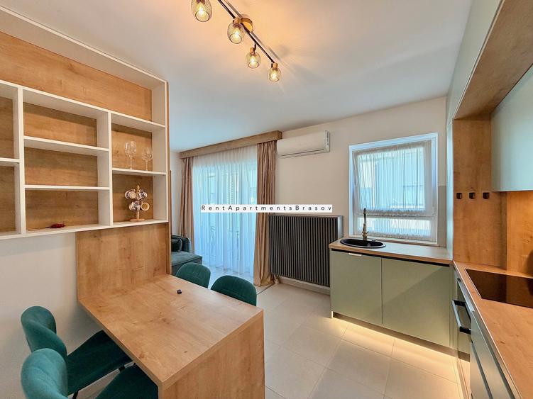 Apartament cu 3 camere decomandat în Tractorul