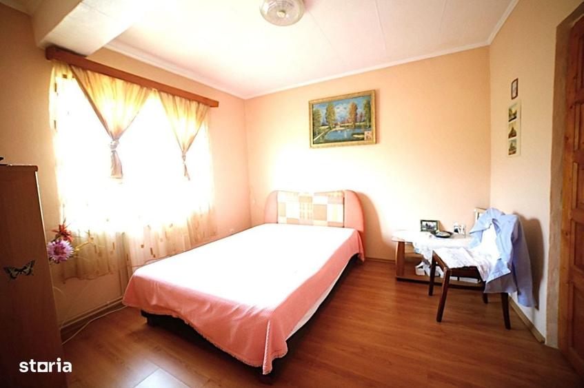 Casă cu 4 camere în Central