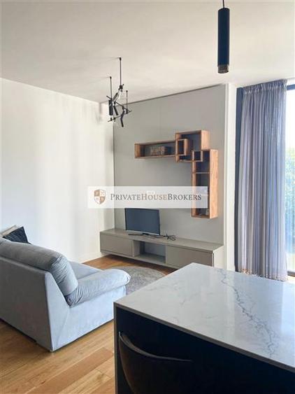 Apartament cu 2 camere semidecomandat, mobilat în Pipera