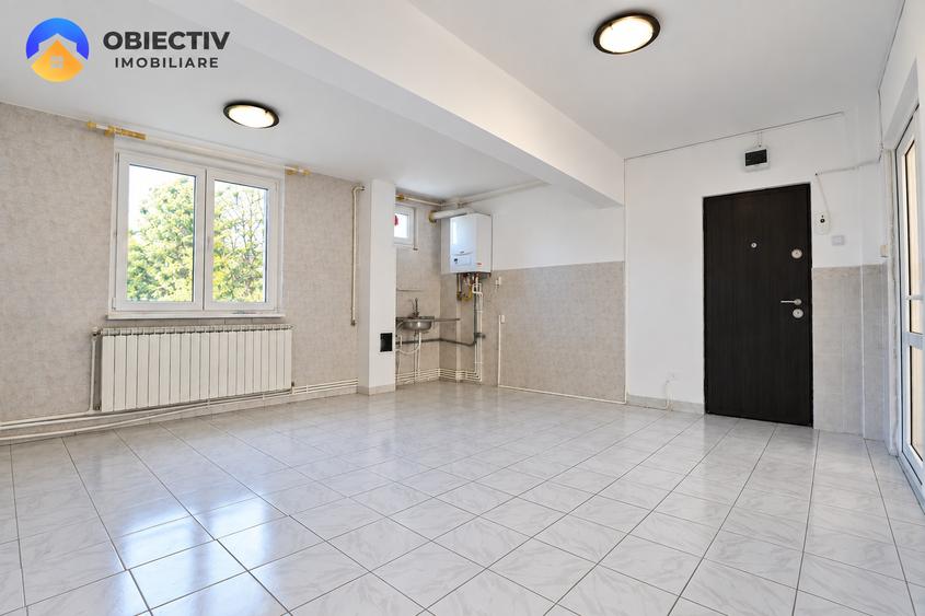 Apartament cu 3 camere decomandat în Central