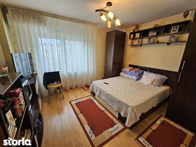 Apartament cu 3 camere decomandat în 13 Septembrie