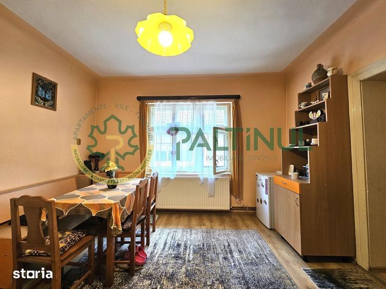 Casă cu 3 camere decomandat cu Teren 449 Mp în Central