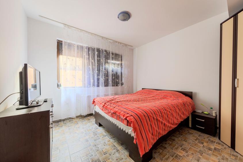 Apartament cu 2 camere semidecomandat, mobilat în Apusului