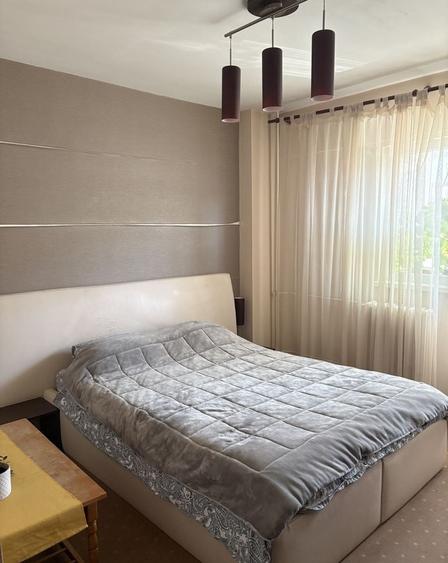 Apartament cu 3 camere decomandat, mobilat în Valea Ialomiței