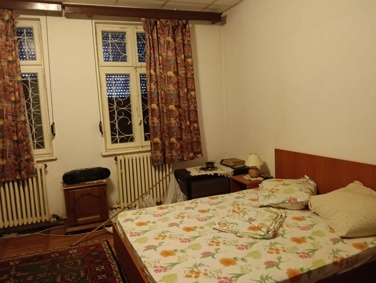 Casă cu 5 camere cu Garaj în Periș