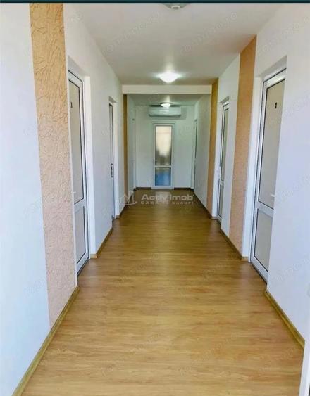 Casă cu 10 camere cu Teren 50 Mp în Nord