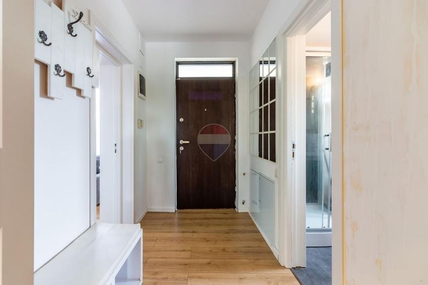 Casă individuală cu 6 camere cu Teren 751 Mp în Corbeanca