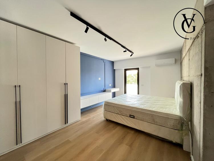 Apartament cu 3 camere decomandat, mobilat în Victoriei