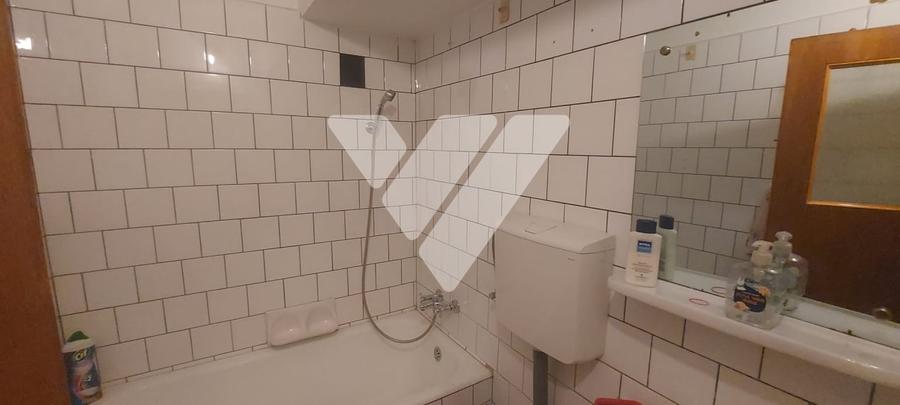 Apartament cu 5 camere decomandat, mobilat în Central