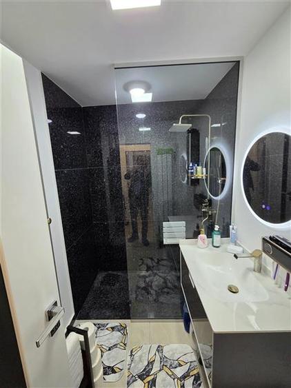 Apartament cu 3 camere semidecomandat, mobilat în Inel I