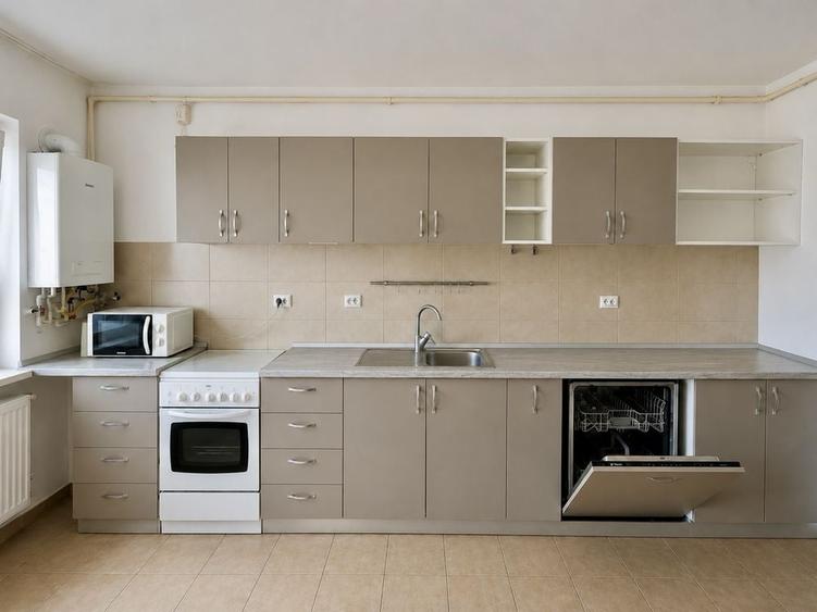 Apartament cu 2 camere decomandat în Sânpetru