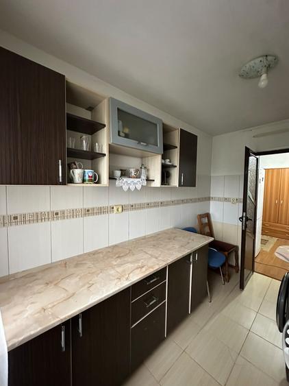 Apartament cu 2 camere decomandat în Podu Roș