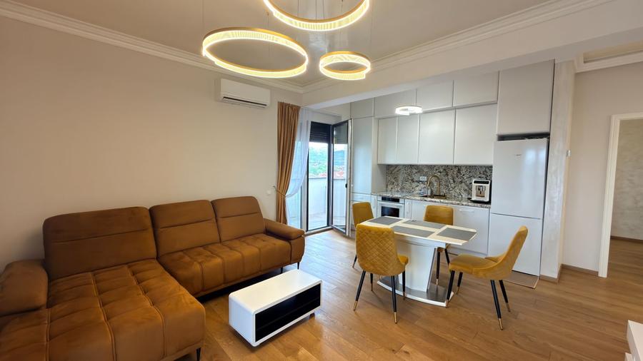 Apartament cu 3 camere în Lazaret