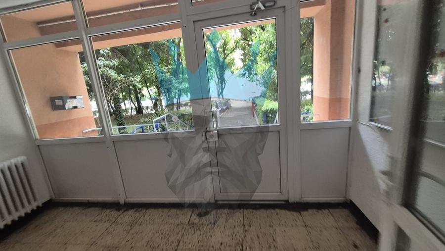 Apartament cu 2 camere semidecomandat, mobilat în Alexandru Obregia