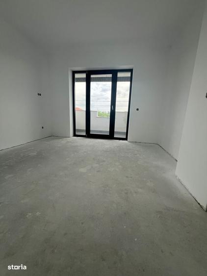Casă cu 4 camere cu Teren 900 Mp în Lazuri