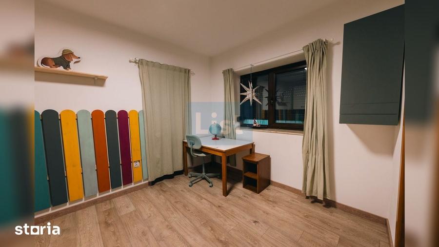 Casă cu 7 camere cu Teren 1300 Mp în Bonț