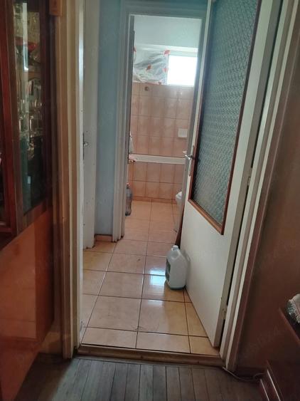 Apartament cu 3 camere semidecomandat în Gării