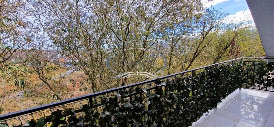 Apartament cu 2 camere semidecomandat, mobilat în Borhanci