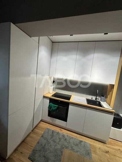 Apartament cu 3 camere semidecomandat, mobilat în Turnișor