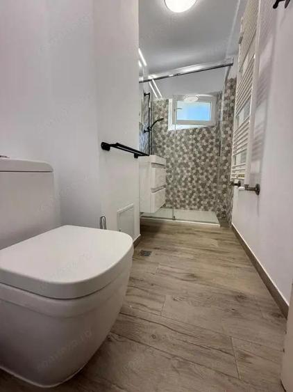 Apartament cu 3 camere semidecomandat, mobilat în Girocului